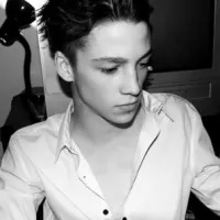 qq伤感欧美男头像大全第1张