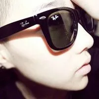 时尚阳光的男生qq头像第1张