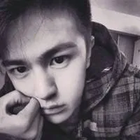 伤感黑白男生QQ头像第1张