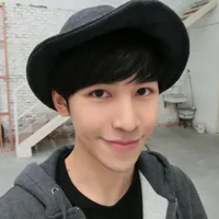 青春帅气的大男孩陌陌头像第1张