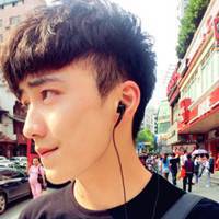 爱耍宝的可爱男生qq个性头像第1张