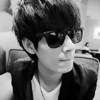 黑白超酷男生帅气qq头像第1张