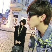 干净小清新的男生qq头像第1张