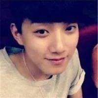 爱耍酷的男生陌陌头像第1张