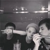 90后潮男微博头像第1张