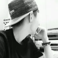 黑白头像男生冷酷伤感最新版第1张