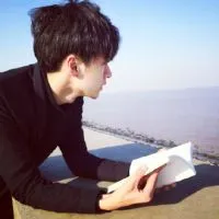 好看的帅哥头像生活照第1张