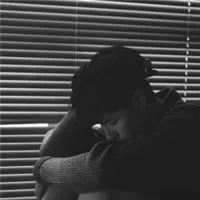 黑白伤感男生qq头像大全第1张