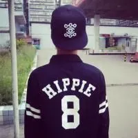 qq头像男生背影带帽子帅气第1张