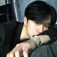 慵懒阳光男生扣扣头像第1张