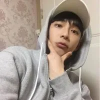 精选男生个性头像戴帽子帅气第1张