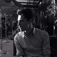 扣扣男生头像黑白伤感第1张