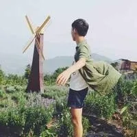 忧郁系帅气的男生头像生活照第1张