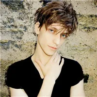 忧郁系欧美帅气男生头像第1张