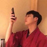 微信自拍风个性男生头像第1张