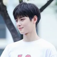 阳光的男生头像图片帅气侧脸第1张