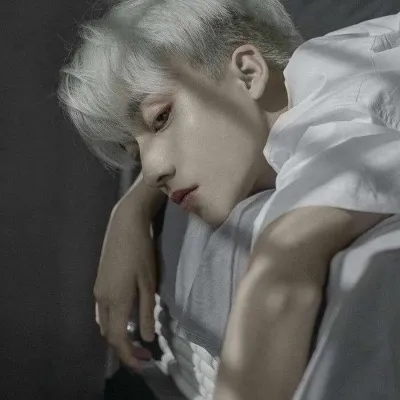 适合暖男用的帅气又很清冷的真人头像第1张