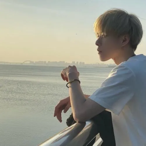 寸头男生头像大全真人版第1张