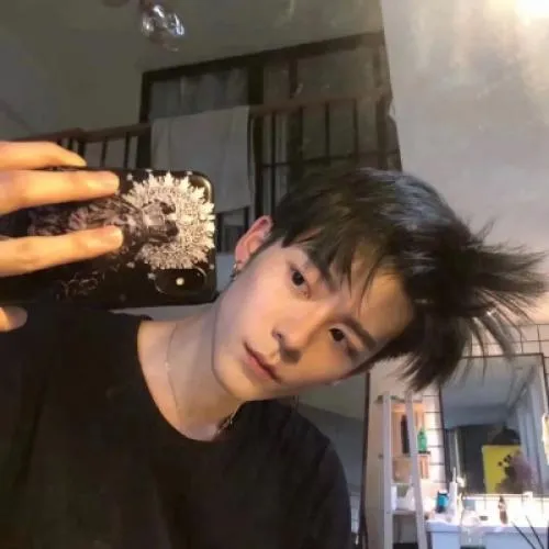 高颜值气质男生头像真人第1张