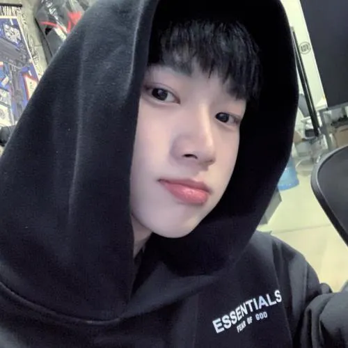 真人帅哥头像帅气高清第1张