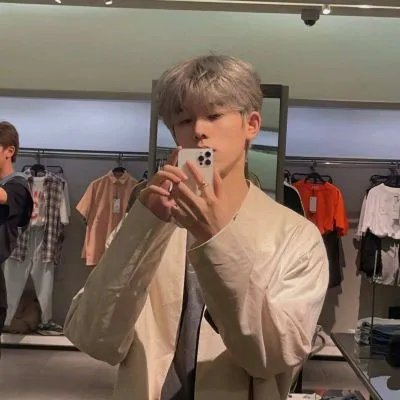 优质高端独特小众男生微信头像第1张