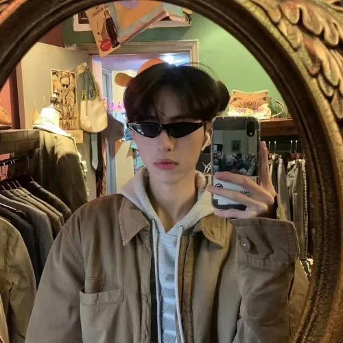 很清楚的真人帅哥头像图片第1张