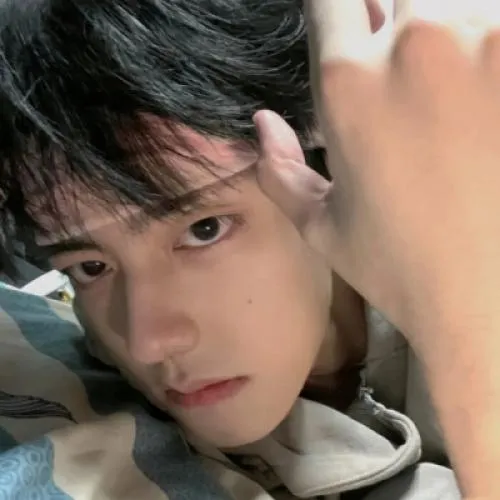 女生一看就心动的男生头像图片第1张