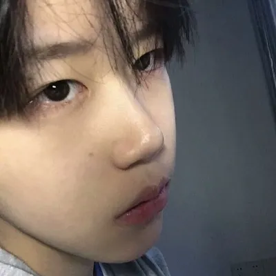 高清青春年少的现实真人头像男生图片第1张