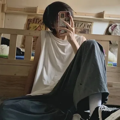 高清超酷的高冷男头真人不露脸图片第1张