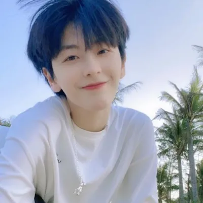 高清微信干净清新的男头像图片第1张