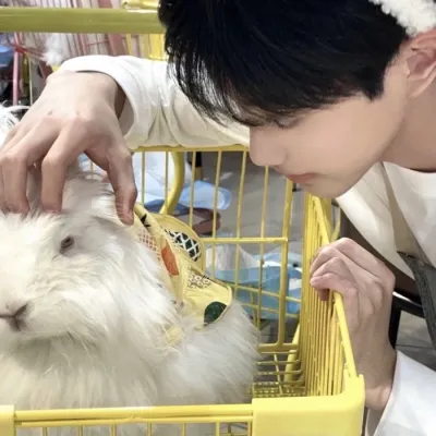 高清帅气的现实生活男生真实头像图片第1张