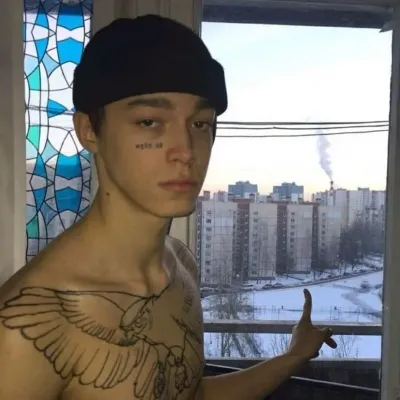 伤感成熟又调皮男生头像第1张