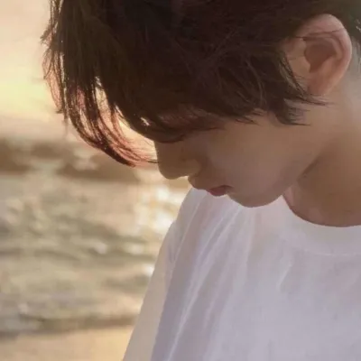 简约干净男头文艺范图片第1张