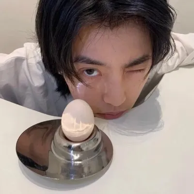 2021最潮最火酷系男孩头像真人图片第1张