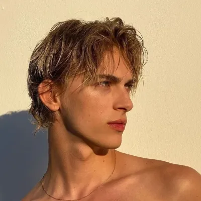 帅气的外国阳光男孩头像第1张