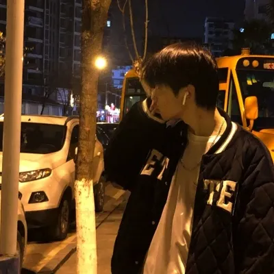 真人丧系男头像,超酷帅气的丧系男头像真人版高清图片第1张