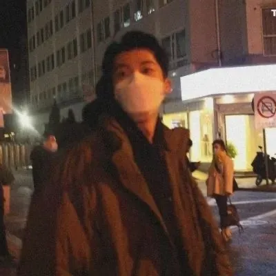 成熟忧郁厌世的头像男生高清图片第1张