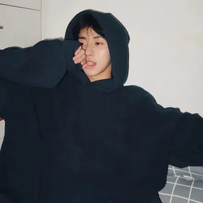 高冷头像男真人帅气高清图片第1张