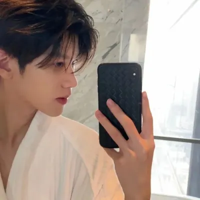 优质高冷男生头像第1张