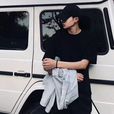 很惊艳的男生帅气又很有气质的头像第1张