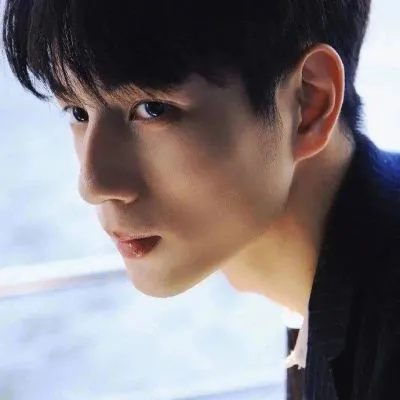 温柔又很文艺让人很心动的男头第1张