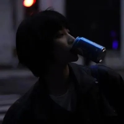 暗黑系超好看男生真人头像大全第1张