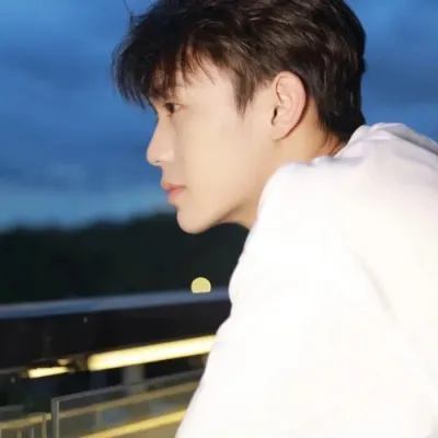 男生真人很帅气又很有魅力的头像第1张