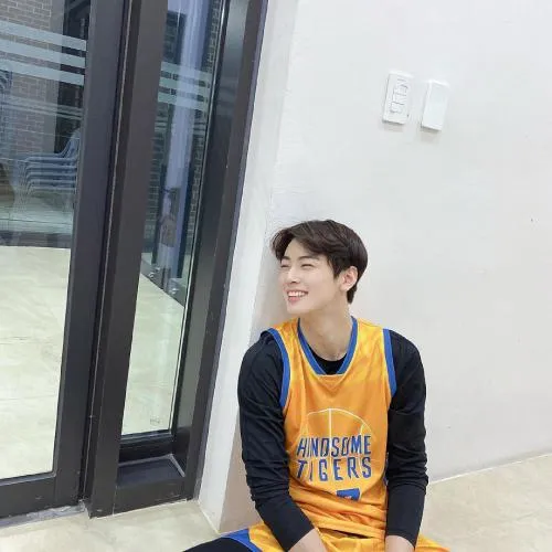 好看高清早气的生头像2021新高清简单第1张