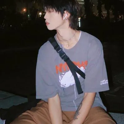 文艺复古男生头像图片大全第1张