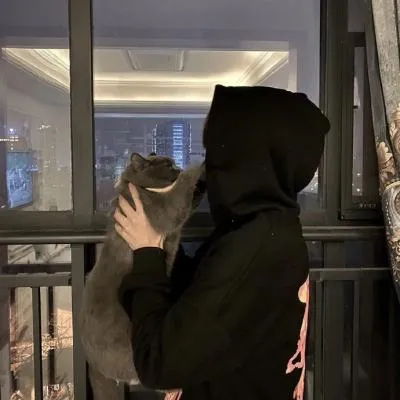 分享的就是这种霸道男生头像不漏脸的男头第1张