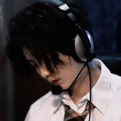 冷酷帅哥头像大全真人版第1张