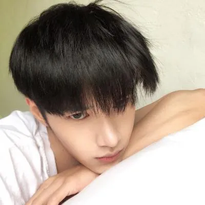 超拽高冷男生头像真人第1张