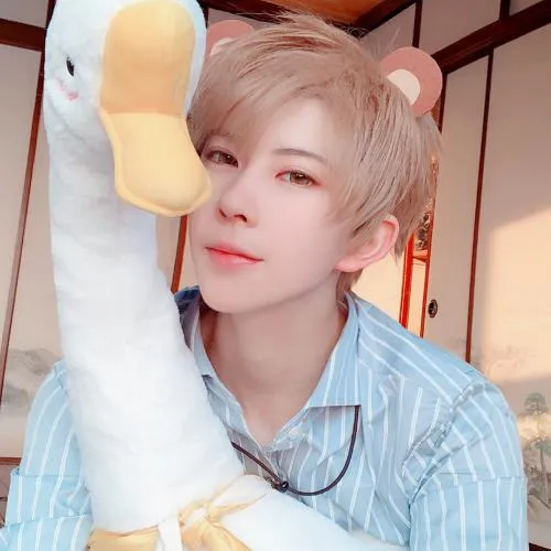 高颜值生活帅哥头像生活照第1张