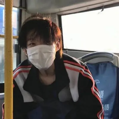 高级感让人感觉特别温柔的男生头像第1张